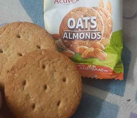 Sunfeast Oats healthy biscuit